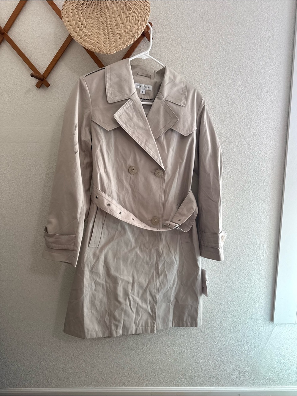 Via Spiga Light Beige Double-Breasted Trench Coat with Belt